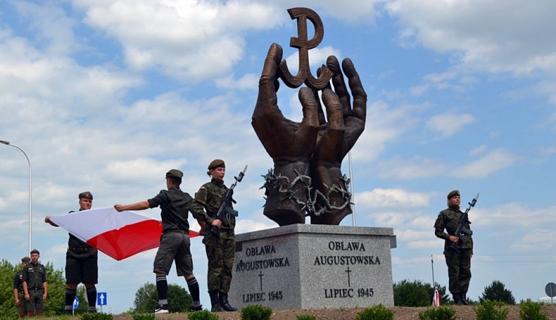 Odsłonięcie pomnika ofiar Obławy Augustowskiej w Suwałkach, fot. Marcin Kapuściński